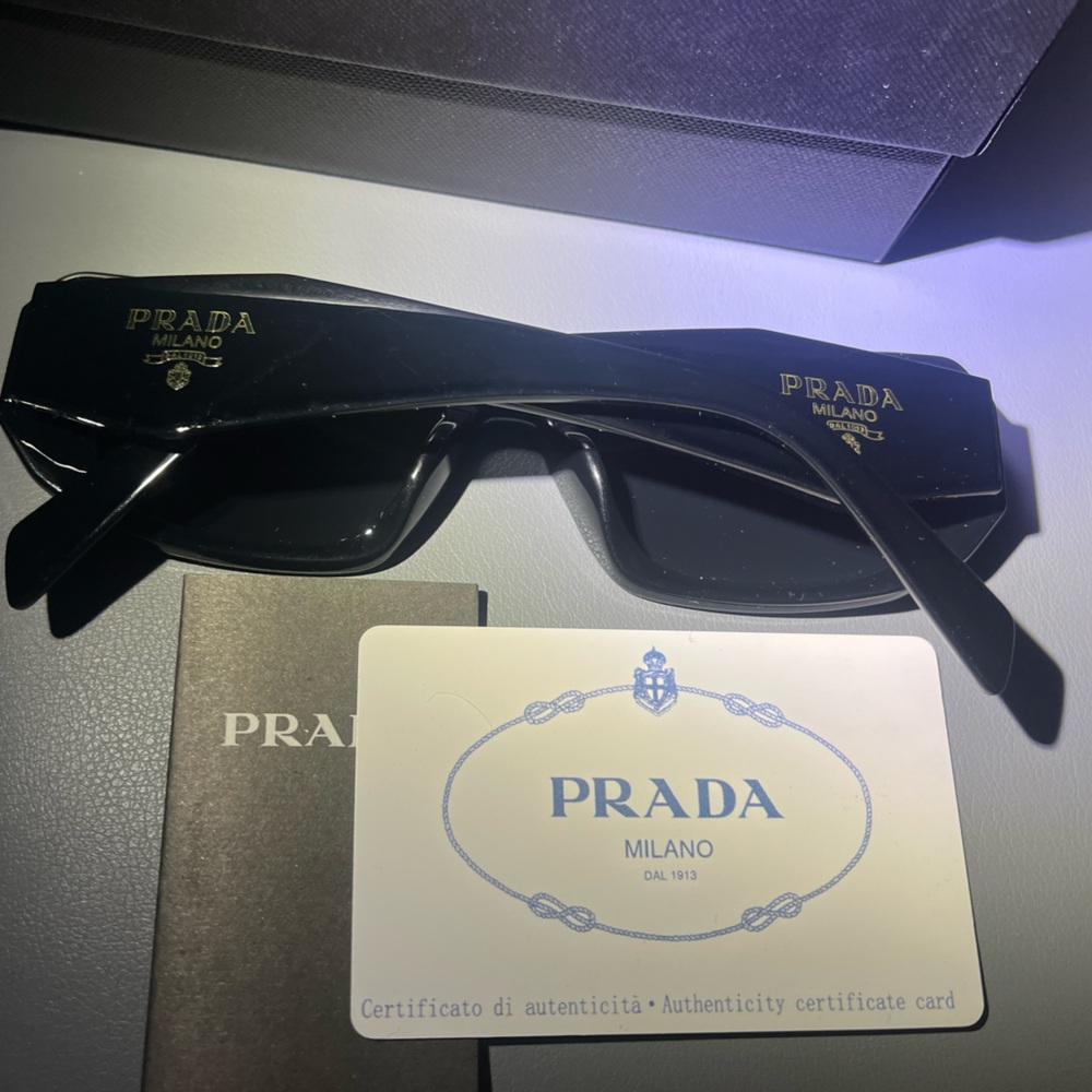 Unisex Prada sunglasses - Picture 3 of 6